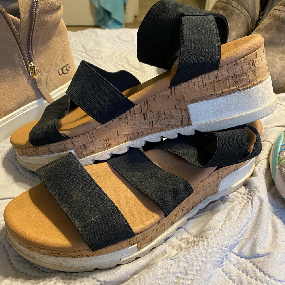 Black sandal wedges